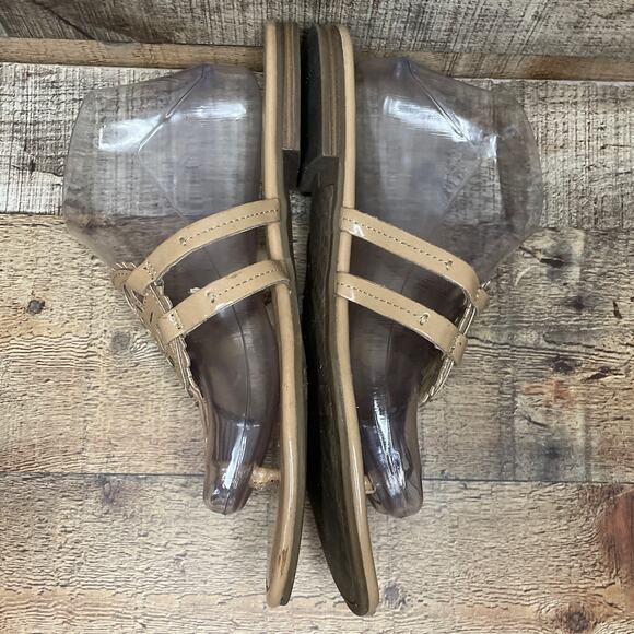 Circus by Sam Edelman Cherri Medallion Thong Sandals Tan Patent Leather Size 9 - Picture 5 of 10